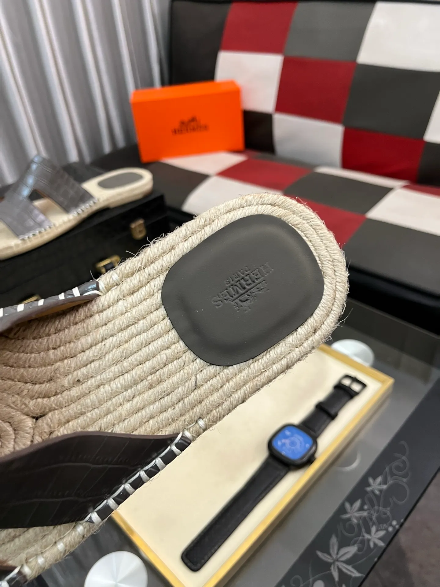 Men's shoes 💰340⌚️⌚️《HERMES》Hermes 💁♂️Men's casual slippers, compare the quality at the counter🧚🏿♂️ The upper layer has a stone pattern with clear texture, showing high-end, high-end, comfortable to wear and versatile. Purely hand-pulled, raw rubber breathable outsole, breathable and comfortable lambskin lining, 100% comfortable density, original rubber outsole wear-resistant code number 38-44. Can be customized 45-46-47